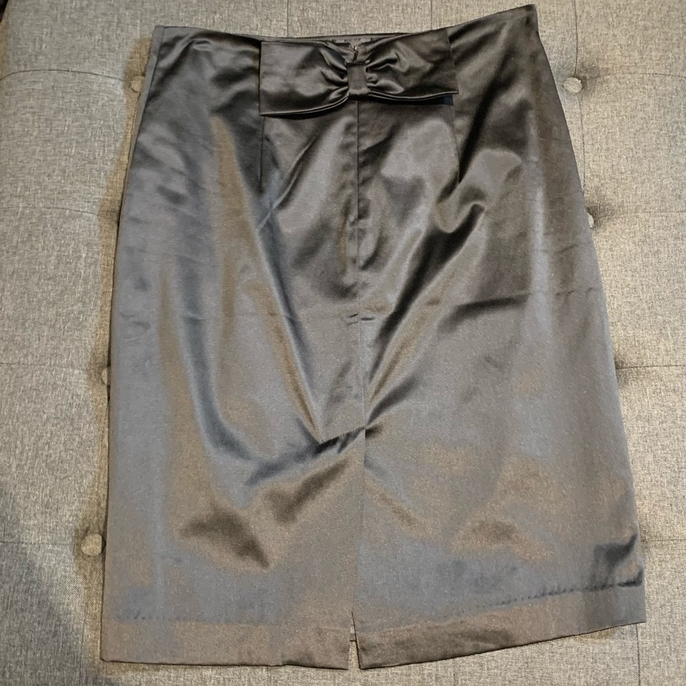 Forever 21 satin bow back pin up pencil skirt